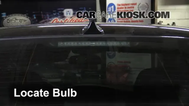 2010 BMW 528i 3.0L 6 Cyl. Luces Luz de freno central (reemplazar foco)